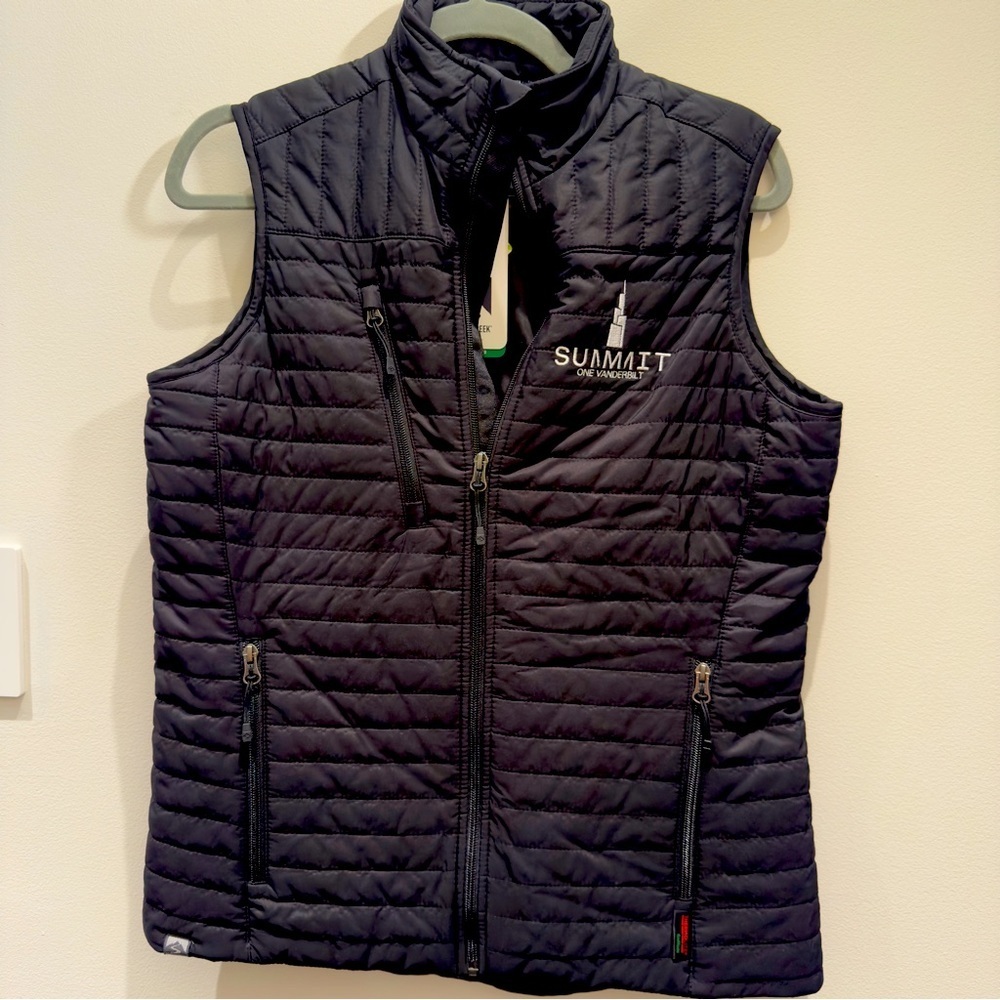 NWT- Summit One Vanderbilt NYC Storm Creek Women’s Vest Size S Black Quilted Zip - Picture 9 of 10